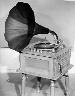Convertion: Vintage Gramophone Convertion