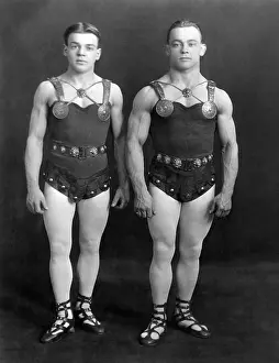 Strongman: Vintage strongmen