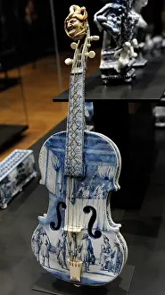 Masterpiece: Violin. Faience. Delft, 1705-1710
