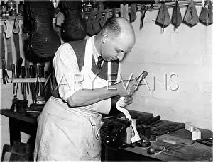 Receding: VIOLIN MAKER