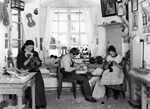 Grandmother: Violin making in Mittenwald, 1908