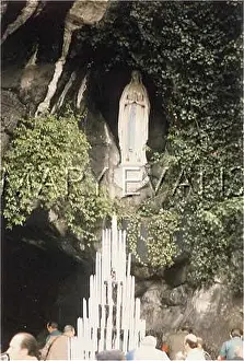 Insisted: VIRGIN MARY STATUE/HE PH