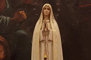 Albaicin: Virgin statue, Church of the Tabernacle, Granada