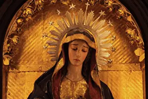 Albaicin: Virgin statue, Church of the Tabernacle, Granada