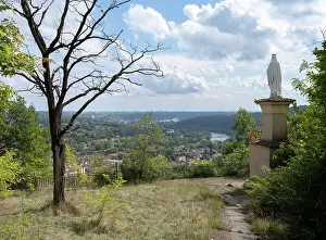 Quarrymen: Virgin statue, Couzon-au-Mont-d'Or, Auvergne-Rhone-Alpes