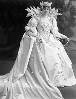 Viscountess: Viscountess Curzon, 1914