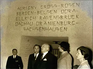 Scheel: Visit to Deportation Memorial, Paris