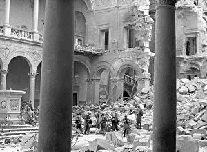 Shelling: Visit of the destroyed the Alcazar of Toledo, 1936