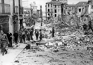 Shelling: Visit of the destroyed Toledo, 1936