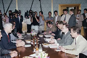 Commissioner: The visit H. van den Broek in Russia