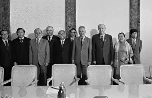 Vietnamese: Visit of Nguyen Huu Tho to USSR