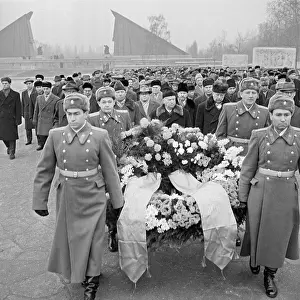 Khrushchev: Visit of N.Khrushchev to the GDR