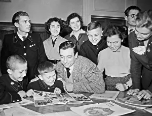 Yves: Visit of Yves Montand to USSR