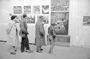 Kuenstlerhaus: Visitors of an exhibition