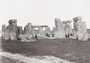 Stonehenge: Visitors at Stonehenge, England