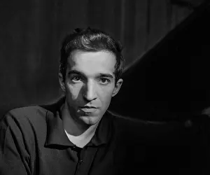 Davidovich: Vladimir Davidovich Ashkenazy - pianist and conductor