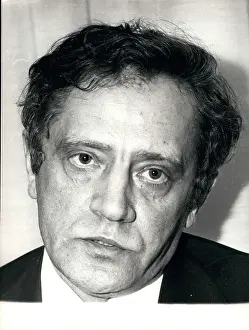 Grasset: Vladimir Maksimov, Soviet writer, in Paris