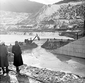 Melt: Vltava River - dam