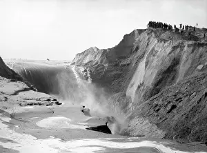 A.makletsov: Volga Hydroelectric Power Station under construction, 1958