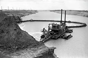 Navigable: Volga Hydroelectric Station, 1958