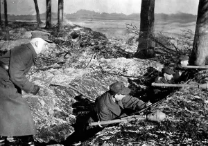 Decline: Volkssturm in action on the Eastern Front, 1945