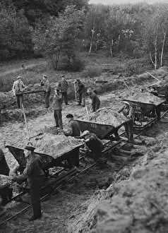 Lore: Voluntary labor service, 1932