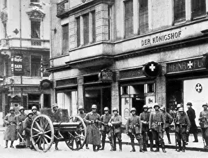 Recapture: Volunteer Corps troops with gun, recapture of Munich
