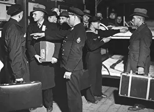 Reintroduction: Volunteers of the Navy arrive to their accommodations in