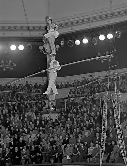 Walkers: The Volzhanskys circus artists
