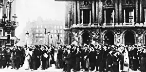 Dropped: Von Hiddessen's flight over Paris, 1914