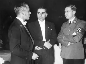 Periphery: Von Ihne, della Morte, Ernst Bohle at a reception in Berlin