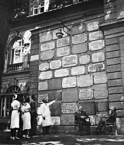 Votive: Votive plates in Budapest, 1940