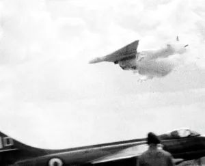 Crashes: Vulcan aircraft prototype crash, RAF Syerston, Notts
