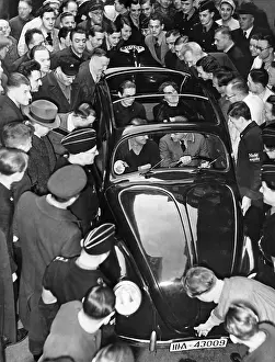 Cabriolet: VW Beetle column visits the Scherl publisher in Berlin, 1939