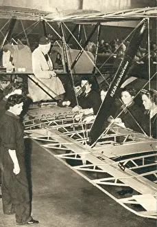 W.a.a.f: W.A.A.F. Plane Construction