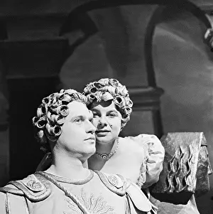 Handels: Waechter and Seefried in Julius Caesar