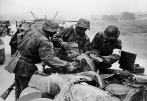 Caring: Waffen-SS in action at the front, 1941