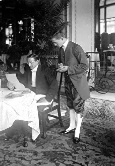 Elysee: Waiter notes the customer's order, 1911