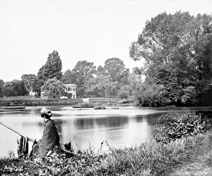 Isleworth: Waiting for the Rails Head Ferry, Isleworth