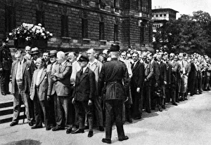 Provisional: Waiting for the verdict, 1932