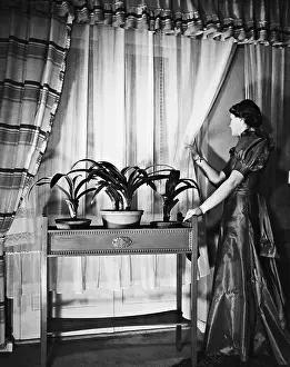 Impatiently: Waiting wife, 1936