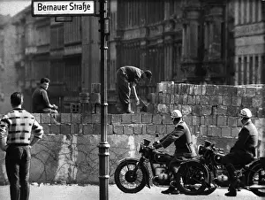 Maurer: The wall is heightened 1961