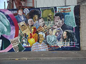 Mandela: Wall mural of famous people at Belfast