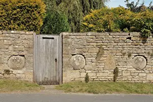 Snowshill: Wall in Snowshill, Gloucestershire