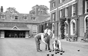 Wallingford: Wallingford, Bowling on the lawn at Castle Priory c1955