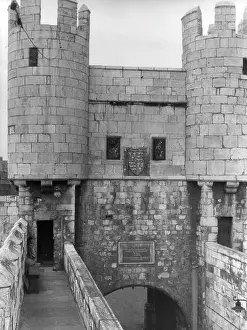 Gatehouses: WALMGATE BAR