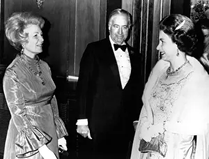 Annenberg: WALTER ANNENBERG, with his wife and Queen ?