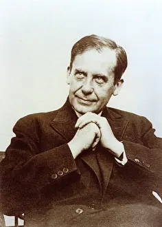 Responsible: WALTER GROPIUS