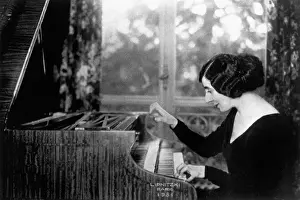 Landowska: Wanda Landowska playing her harpsichord ?