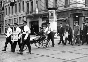 Campaigning: War veterans in Berlin at the referendum on the Head of